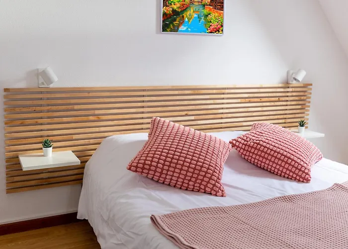 Travel Homes - Tanneur 6, Heart Of Petite Venise Apartment *